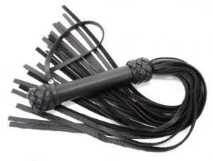 Черная плеть с плетением 